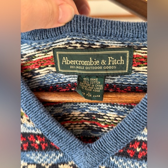 Vintage Abercrombie and Fitch Sweater - Picture 3 of 4